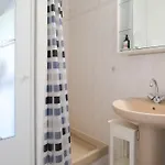 Dans De Vacances, Avec Piscine, Quartier Pironniere 4 Personnes *