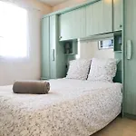 Apartament Dans De Vacances, Avec Piscine, Quartier Pironniere 4 Personnes