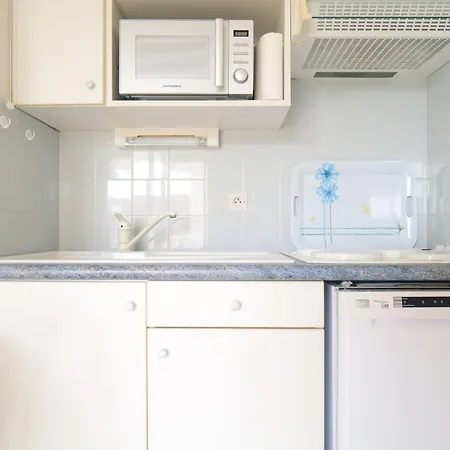 Dans De Vacances, Avec Piscine, Quartier Pironniere 4 Personnes Apartment *