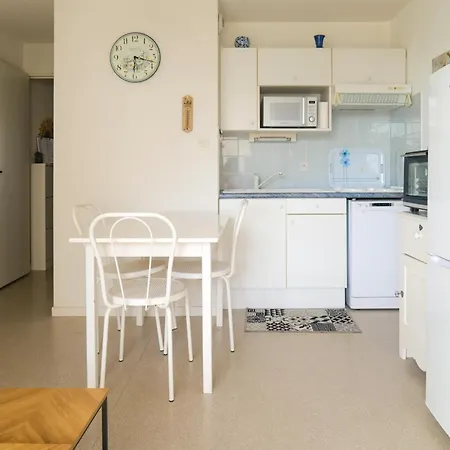 Apartment Dans De Vacances, Avec Piscine, Quartier Pironniere 4 Personnes