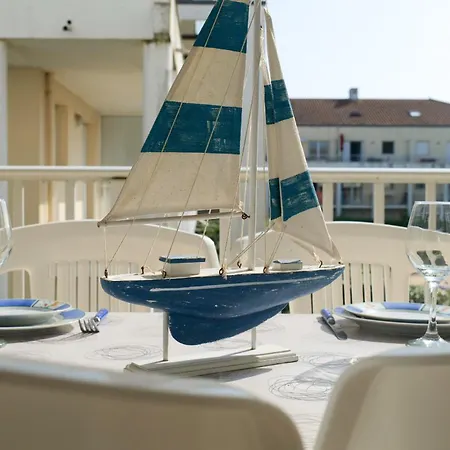 Apartment Dans De Vacances, Avec Piscine, Quartier Pironniere 4 Personnes Les Sables-d'Olonne