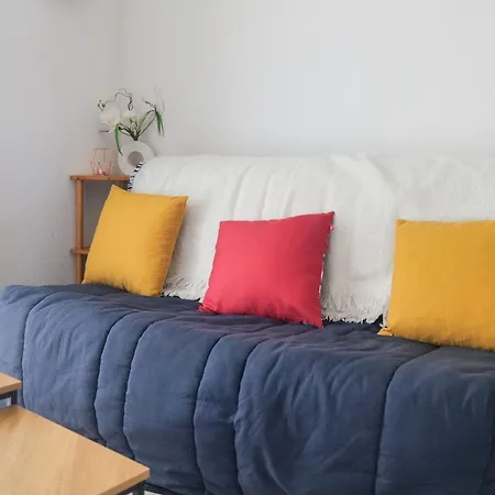 Dans De Vacances, Avec Piscine, Quartier Pironniere 4 Personnes