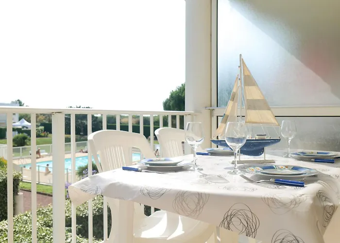 Dans Résidence De Vacances, Avec Piscine, Quartier Pironniere 4 Personnes Apartamento *