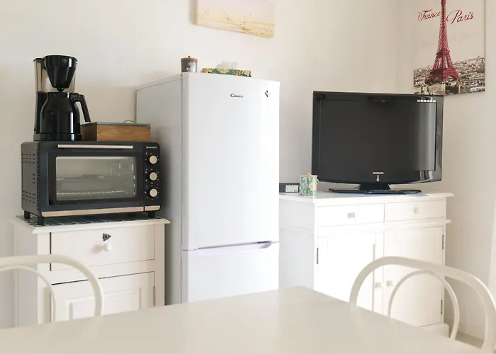 Dans Résidence De Vacances, Avec Piscine, Quartier Pironniere 4 Personnes Apartamento