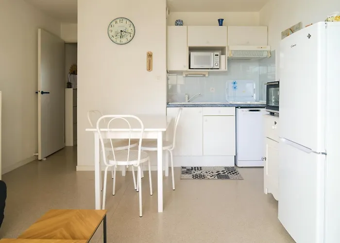 Apartamento Dans Résidence De Vacances, Avec Piscine, Quartier Pironniere 4 Personnes