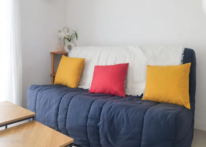 Dans Résidence De Vacances, Avec Piscine, Quartier Pironniere 4 Personnes